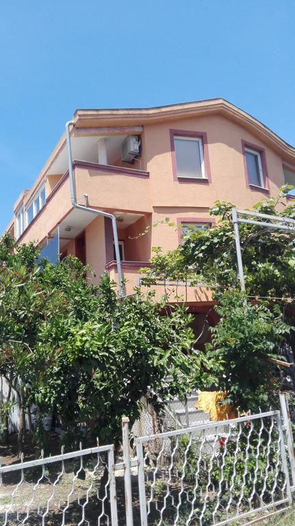 Apartments Vila Fata Ulcinj Exterior photo